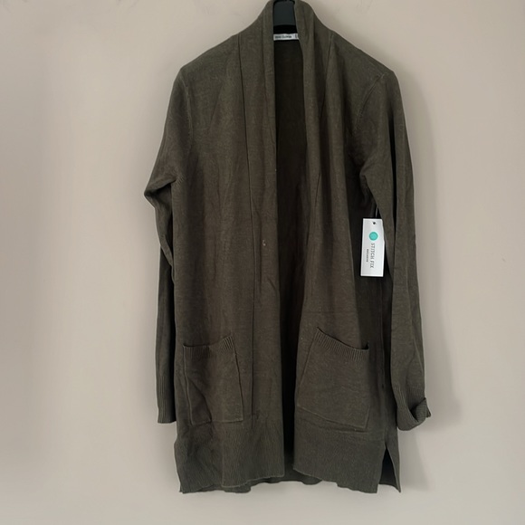 Cardigan - Picture 3 of 9